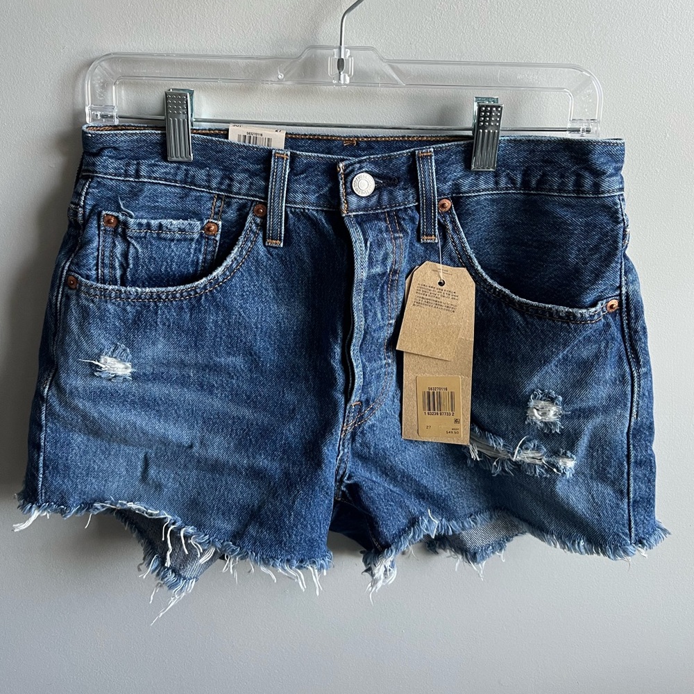 New with tags 501 Levi shorts